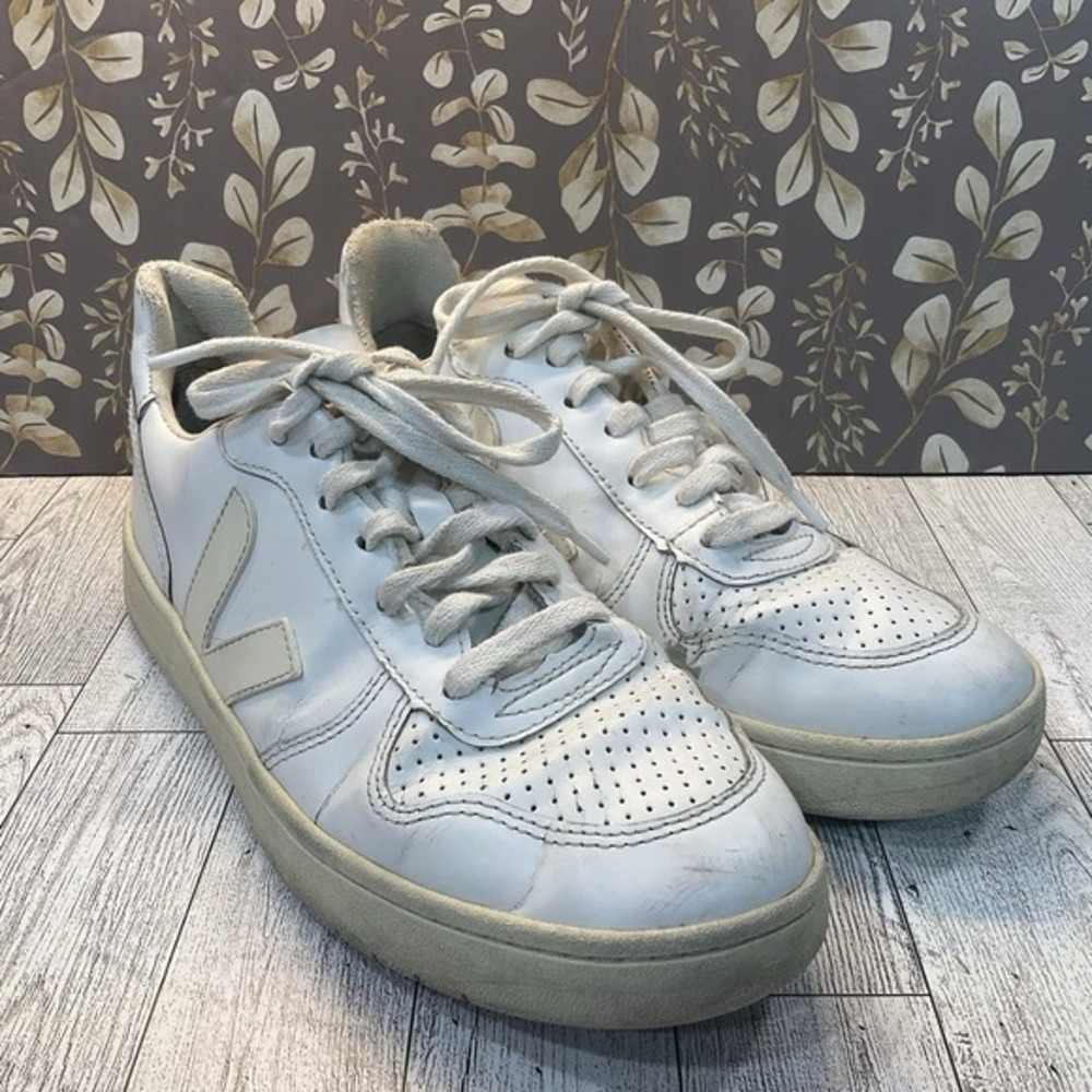 VEJA V10 Women's Leather White Sneakers Size 8